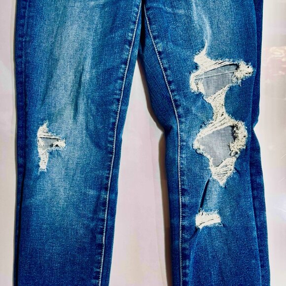 Woman's size 0 American Eagle Jeans, Stretch and Dream Jeans - Picture 5 of 5